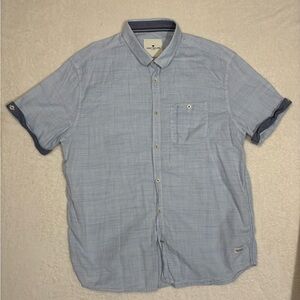 Tom Tailor short sleeve shirt is a light blue textured casual button-up Size XL